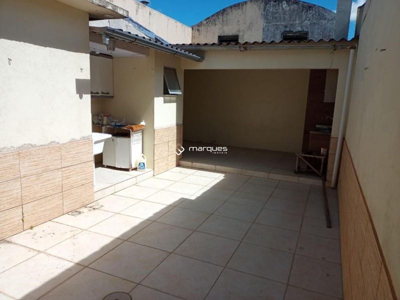 Casa com 2 quartos, 2 banheiros e 117m² à venda no bairro Centro, Pelotas
