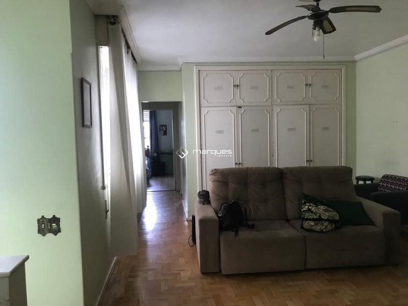 Casa com 3 quartos, 2 banheiros e 289m² à venda no bairro Centro, Pelotas