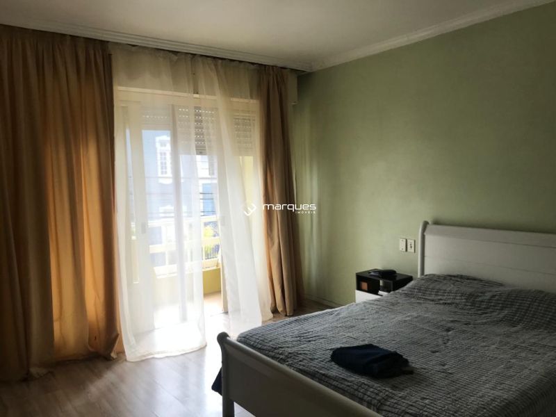 Casa com 3 quartos, 2 banheiros e 289m² à venda no bairro Centro, Pelotas