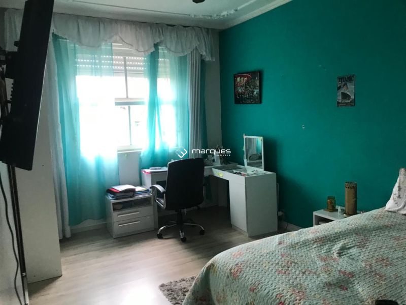 Casa com 3 quartos, 2 banheiros e 289m² à venda no bairro Centro, Pelotas