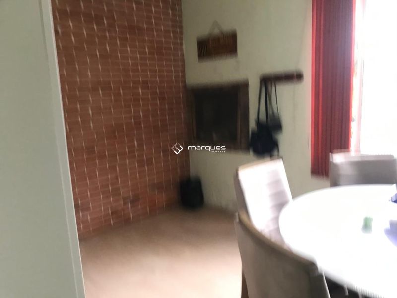 Casa com 3 quartos, 2 banheiros e 289m² à venda no bairro Centro, Pelotas