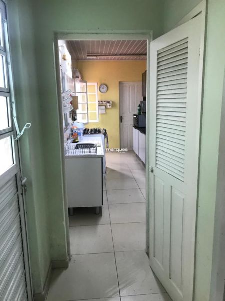 Casa com 3 quartos, 2 banheiros e 289m² à venda no bairro Centro, Pelotas