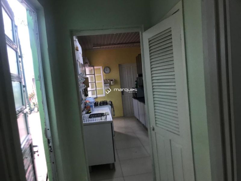 Casa com 3 quartos, 2 banheiros e 289m² à venda no bairro Centro, Pelotas