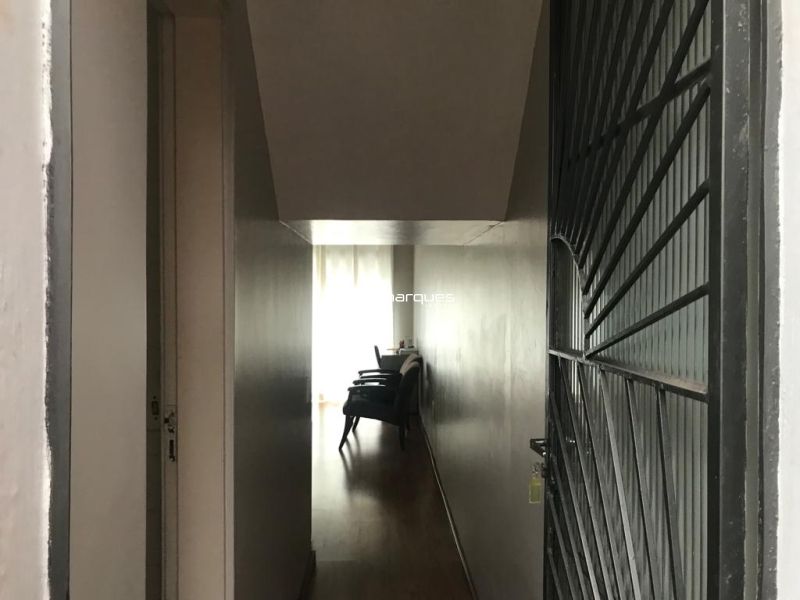 Casa com 3 quartos, 2 banheiros e 289m² à venda no bairro Centro, Pelotas
