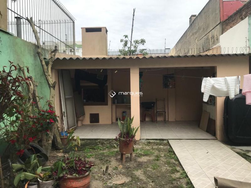 Casa com 3 quartos, 2 banheiros e 289m² à venda no bairro Centro, Pelotas
