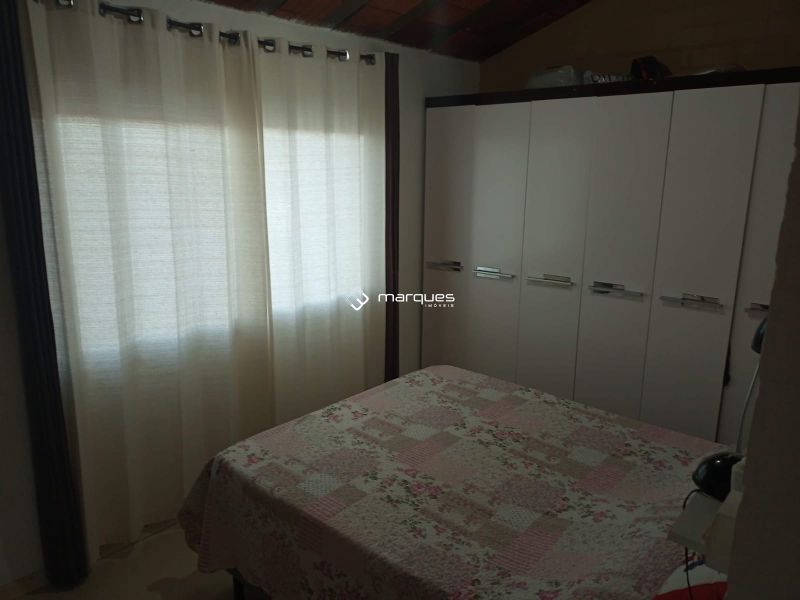 Apartamento com 3 quartos, 1 banheiro e 80m² à venda no bairro Areal, Pelotas