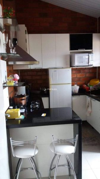 Apartamento com 3 quartos, 1 banheiro e 80m² à venda no bairro Areal, Pelotas
