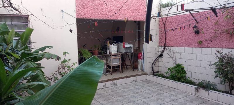 Casa com 4 quartos, 2 banheiros e 205m² à venda no bairro Centro, Pelotas