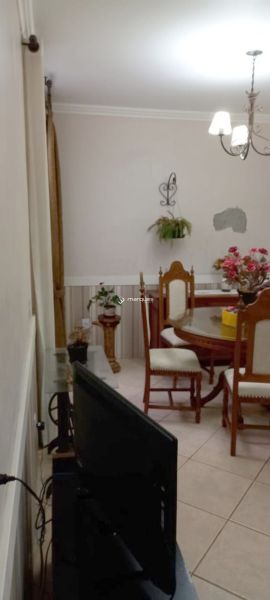 Casa com 4 quartos, 2 banheiros e 205m² à venda no bairro Centro, Pelotas