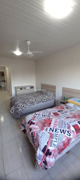 Casa com 4 quartos, 2 banheiros e 205m² à venda no bairro Centro, Pelotas