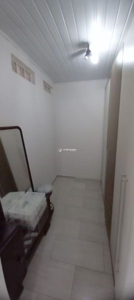 Casa com 4 quartos, 2 banheiros e 205m² à venda no bairro Centro, Pelotas