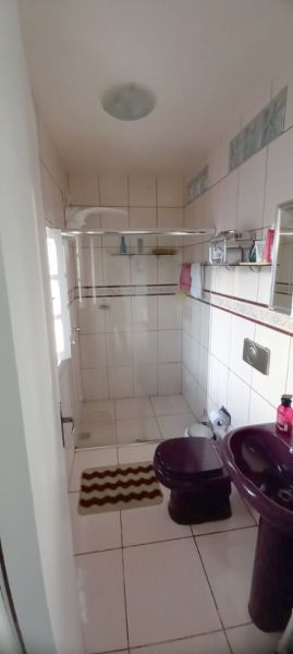 Casa com 4 quartos, 2 banheiros e 205m² à venda no bairro Centro, Pelotas