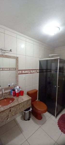 Casa com 4 quartos, 2 banheiros e 205m² à venda no bairro Centro, Pelotas