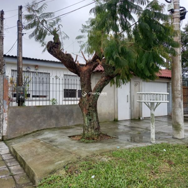 Casa com 5 quartos, 4 banheiros e 300m² à venda no bairro Areal, Pelotas