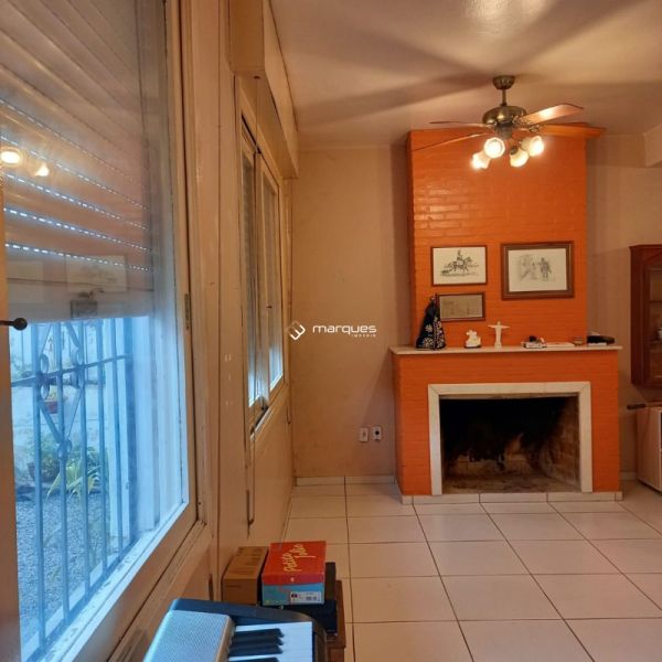 Casa com 5 quartos, 4 banheiros e 300m² à venda no bairro Areal, Pelotas