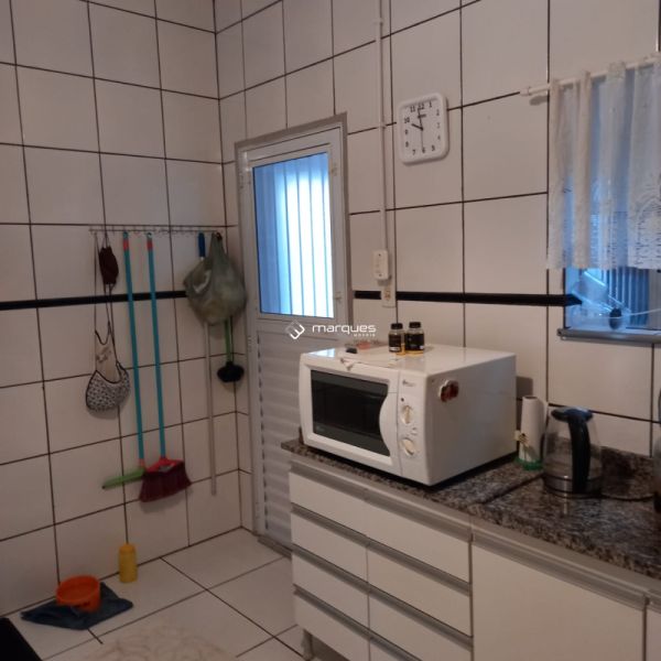 Casa com 5 quartos, 4 banheiros e 300m² à venda no bairro Areal, Pelotas