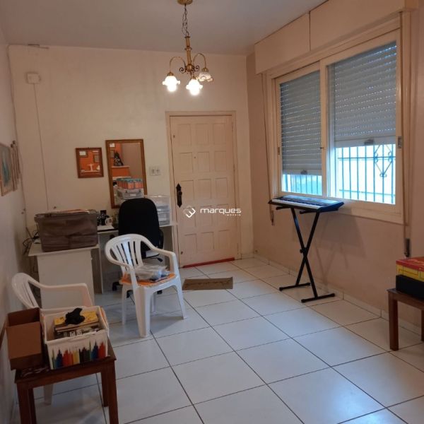 Casa com 5 quartos, 4 banheiros e 300m² à venda no bairro Areal, Pelotas