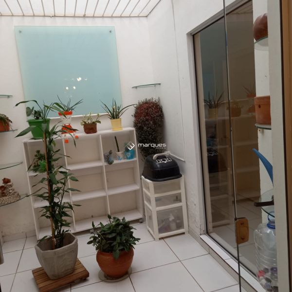 Casa com 5 quartos, 4 banheiros e 300m² à venda no bairro Areal, Pelotas
