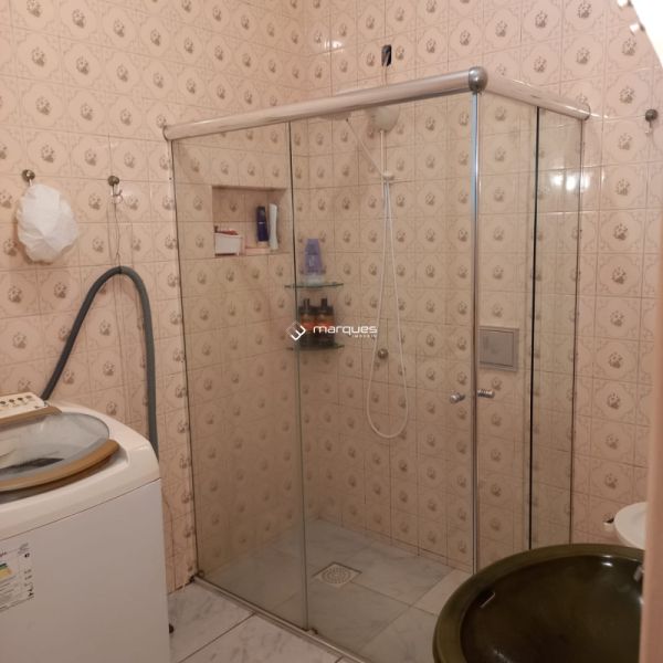 Casa com 5 quartos, 4 banheiros e 300m² à venda no bairro Areal, Pelotas