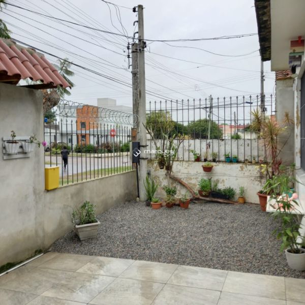 Casa com 5 quartos, 4 banheiros e 300m² à venda no bairro Areal, Pelotas