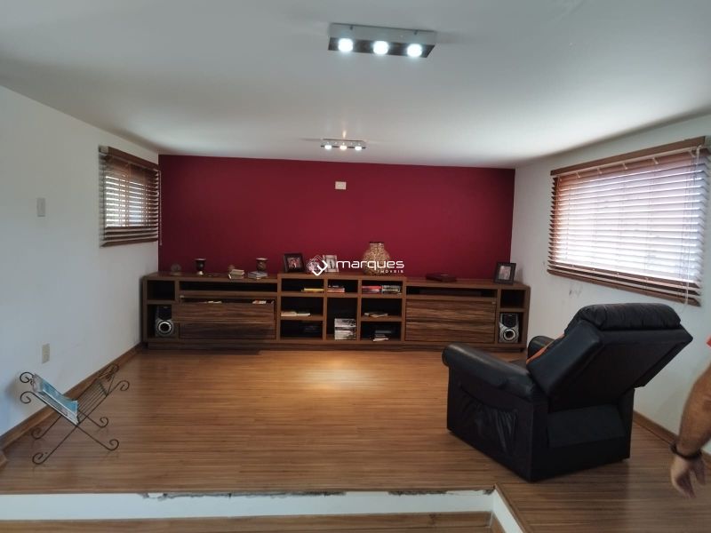 Casa com 3 quartos, 6 banheiros e 500m² à venda no bairro Marina Ilha Verde, Pelotas