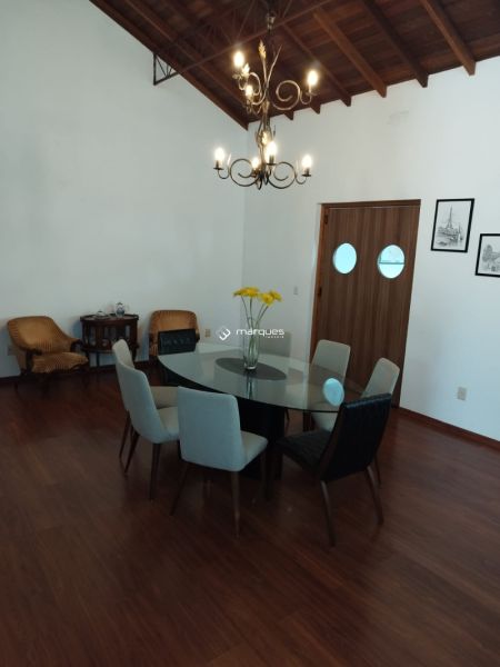 Casa com 3 quartos, 6 banheiros e 500m² à venda no bairro Marina Ilha Verde, Pelotas