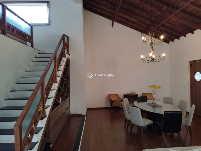 Casa com 3 quartos, 6 banheiros e 500m² à venda no bairro Marina Ilha Verde, Pelotas