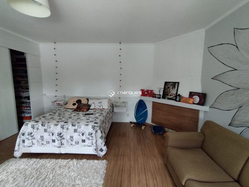 Casa com 3 quartos, 6 banheiros e 500m² à venda no bairro Marina Ilha Verde, Pelotas