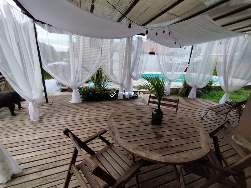 Casa com 3 quartos, 6 banheiros e 500m² à venda no bairro Marina Ilha Verde, Pelotas