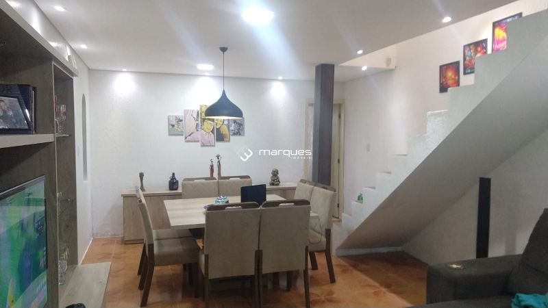Sobrado com 2 quartos, 1 banheiro e 147m² à venda no bairro Areal, Pelotas