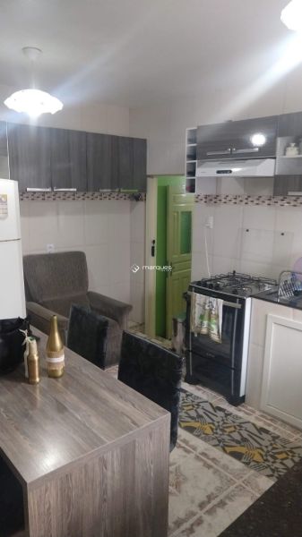 Sobrado com 2 quartos, 1 banheiro e 147m² à venda no bairro Areal, Pelotas