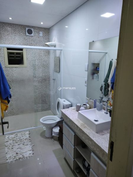 Sobrado com 2 quartos, 1 banheiro e 147m² à venda no bairro Areal, Pelotas
