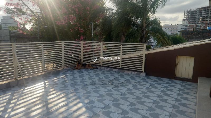 Sobrado com 2 quartos, 1 banheiro e 147m² à venda no bairro Areal, Pelotas