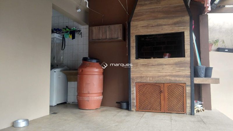 Sobrado com 2 quartos, 1 banheiro e 147m² à venda no bairro Areal, Pelotas