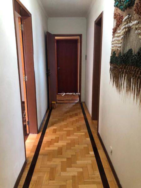 Casa com 4 quartos, 3 banheiros e 252m² à venda no bairro Centro, Pelotas