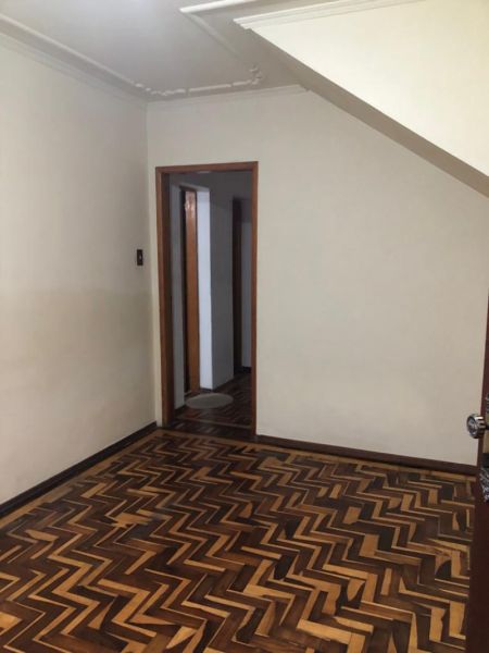 Casa com 4 quartos, 3 banheiros e 252m² à venda no bairro Centro, Pelotas