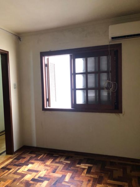 Casa com 4 quartos, 3 banheiros e 252m² à venda no bairro Centro, Pelotas