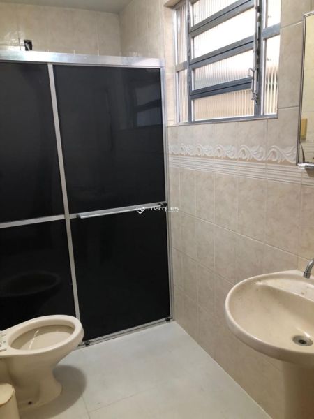 Casa com 4 quartos, 3 banheiros e 252m² à venda no bairro Centro, Pelotas