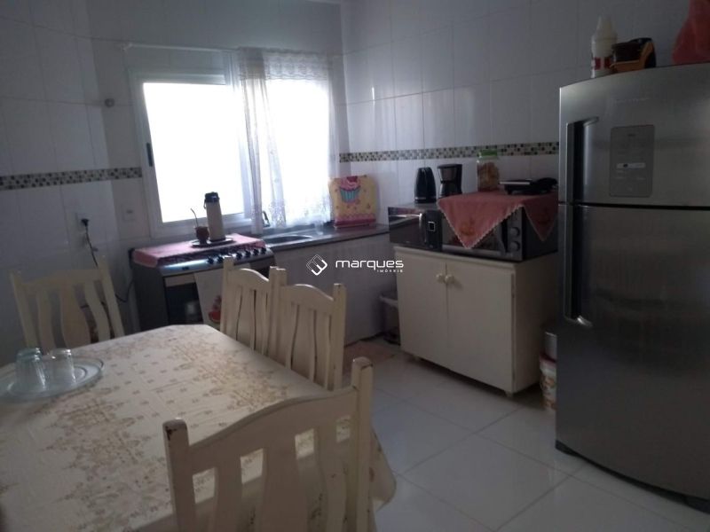 Apartamento com 3 quartos, 2 banheiros e 132m² à venda no bairro Centro, Pelotas