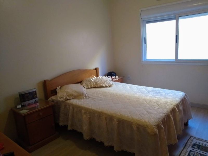 Apartamento com 3 quartos, 2 banheiros e 132m² à venda no bairro Centro, Pelotas