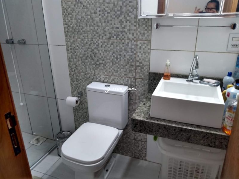 Apartamento com 3 quartos, 2 banheiros e 132m² à venda no bairro Centro, Pelotas