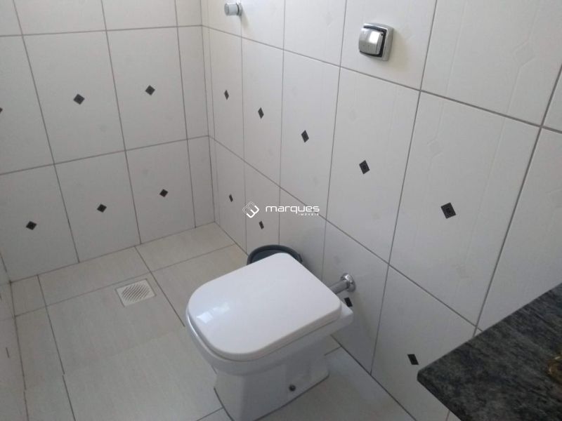 Apartamento com 3 quartos, 2 banheiros e 132m² à venda no bairro Centro, Pelotas
