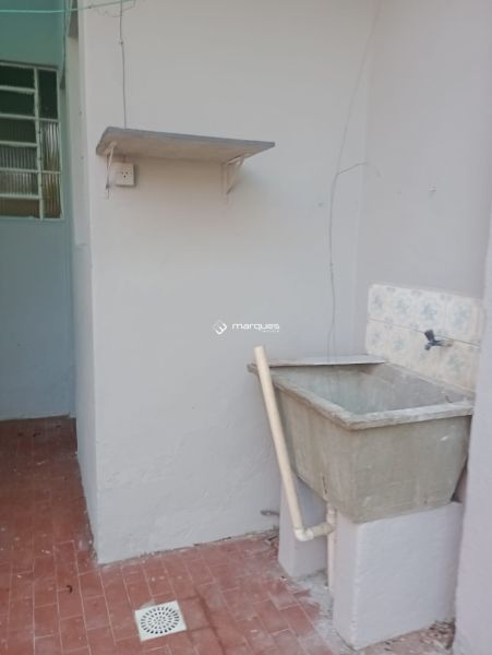 Casa com 3 quartos, 2 banheiros e 86m² à venda no bairro Centro, Pelotas