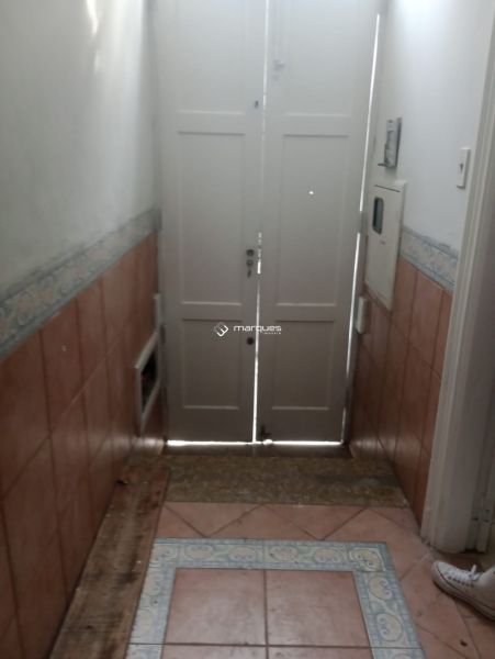 Casa com 3 quartos, 2 banheiros e 86m² à venda no bairro Centro, Pelotas