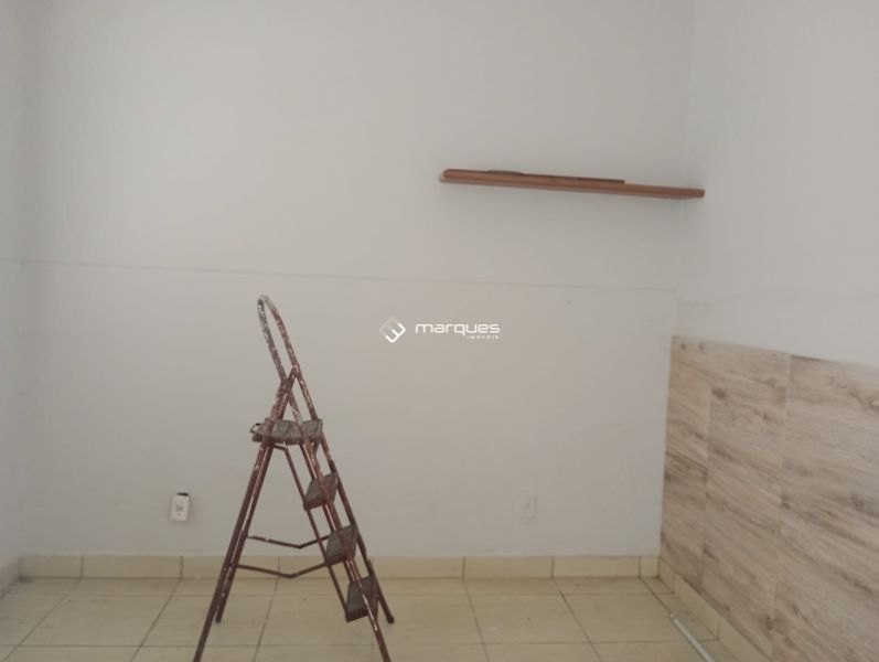 Casa com 3 quartos, 2 banheiros e 86m² à venda no bairro Centro, Pelotas