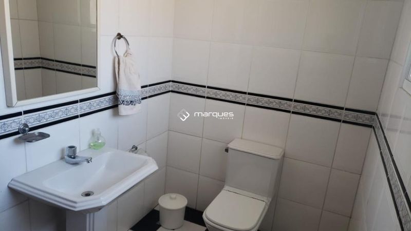 Casa com 4 quartos, 2 banheiros e 200m² à venda no bairro Três Vendas, Pelotas