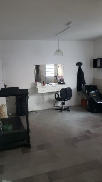 Casa com 4 quartos, 2 banheiros e 200m² à venda no bairro Três Vendas, Pelotas