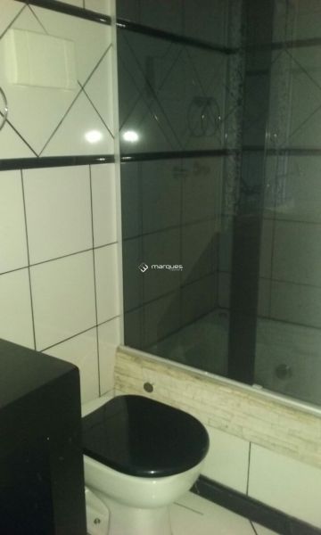 Apartamento com 2 quartos, 2 banheiros e 65m² à venda no bairro Três Vendas, Pelotas