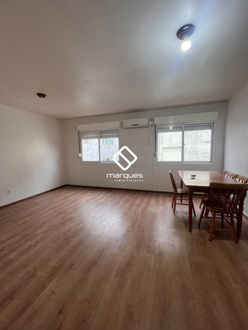 Apartamento com 2 quartos, 1 banheiro e 91m² para alugar no bairro Centro, Pelotas