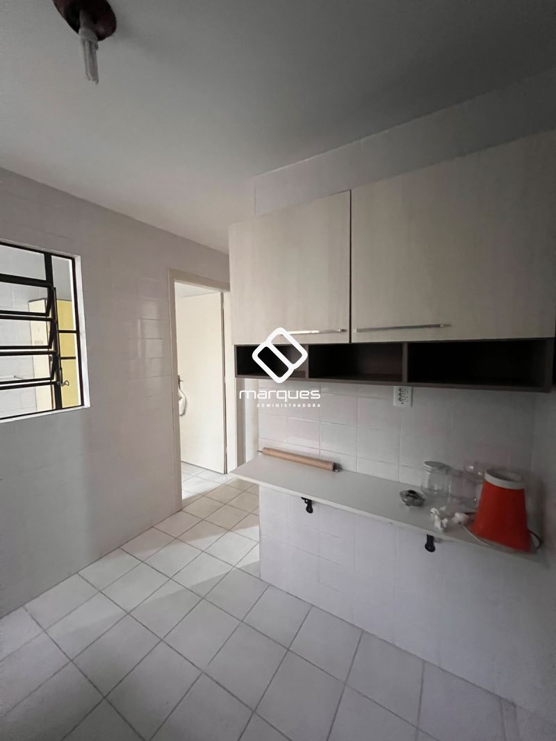 Apartamento com 2 quartos, 1 banheiro e 91m² para alugar no bairro Centro, Pelotas